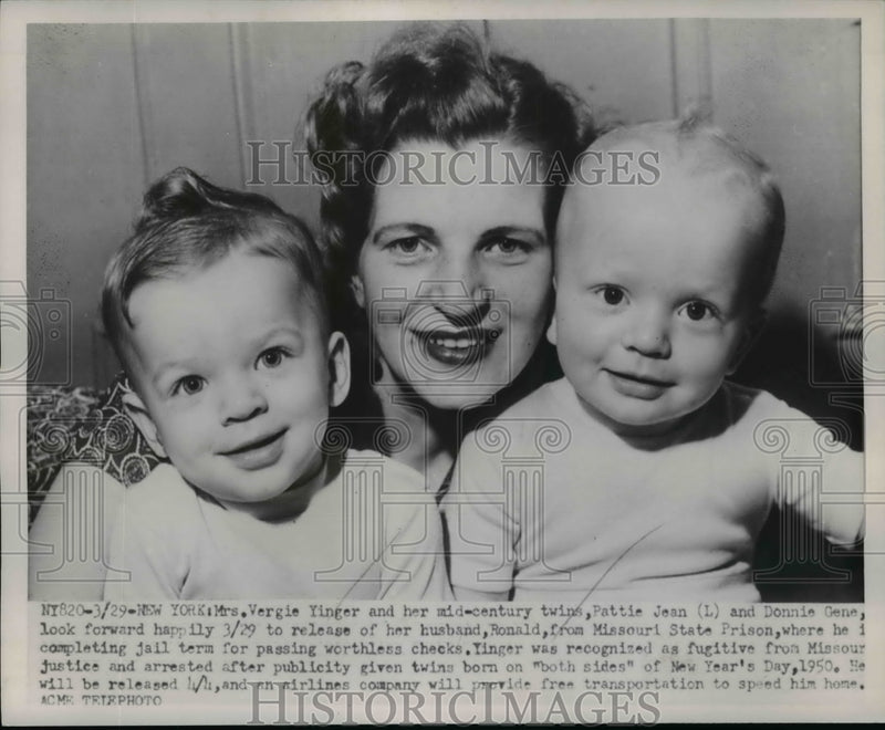 Load image into Gallery viewer, 1951 Press Photo Vergie Yinger and her twins Pattie Jean and Donnie Gene
