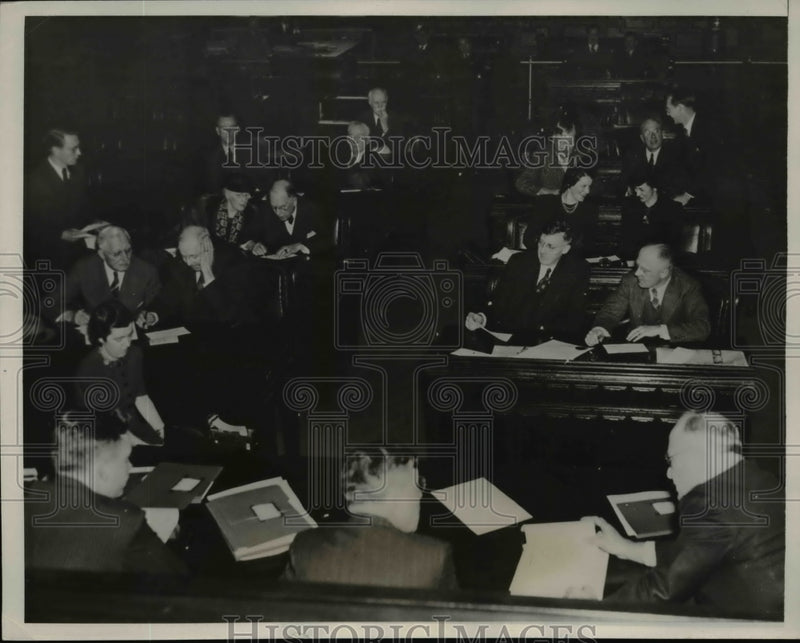 Load image into Gallery viewer, 1940 Press Photo Indiana Electors Cast Presidential Vote - nef13062
