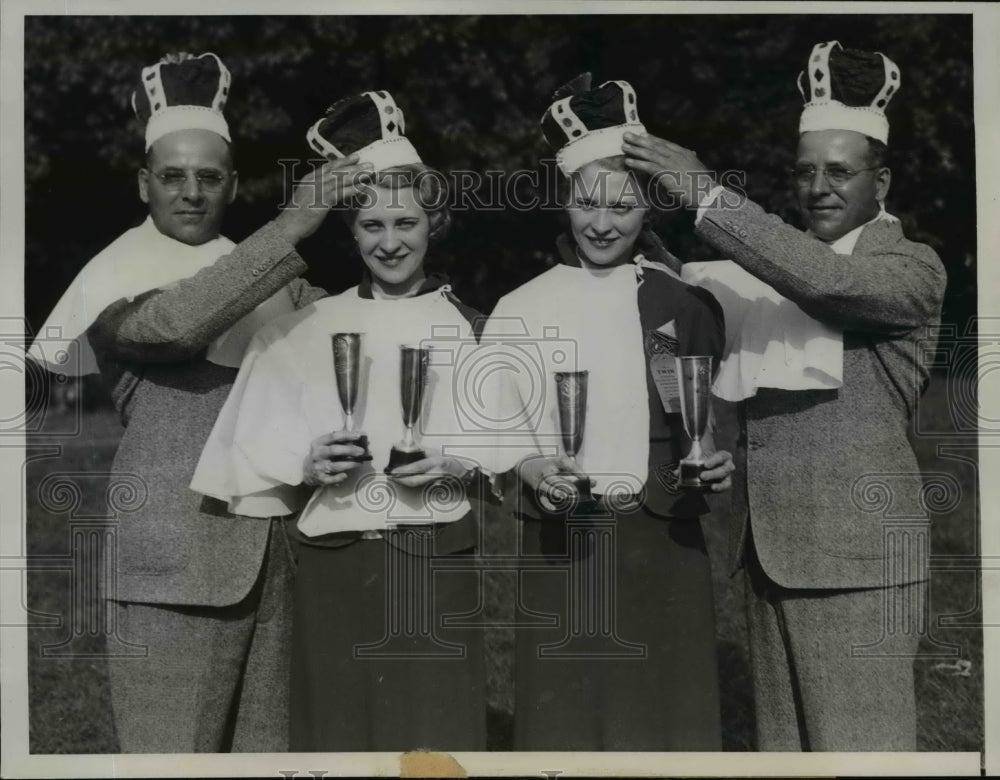 1937 Press Photo &quot;Best-Matched&quot; at National Twins Convention, Fort Wayne