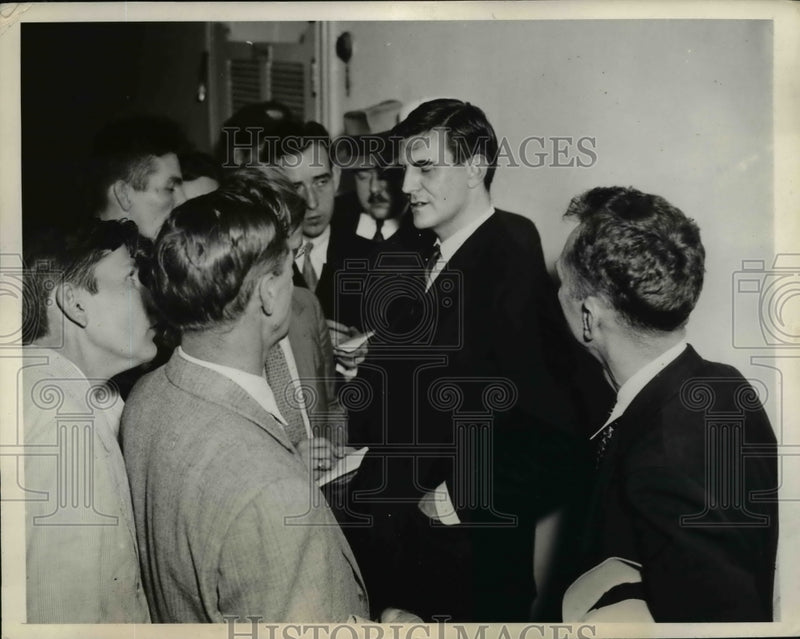 Load image into Gallery viewer, 1934 Press Photo John G. Winant at George Sloan Textile Conference, Washington
