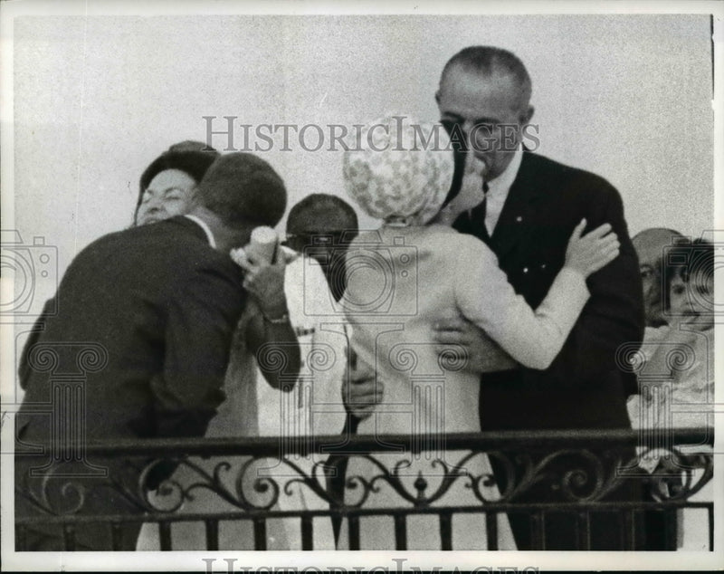 Load image into Gallery viewer, 1966 Press Photo Lyndon B. Johnson Kissing Daughter Luci Before Honeymoon, D.C.
