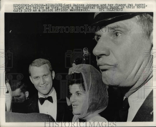 1966 Press Photo Luci Baines Johnson & Pat Nugent at Milwaukee Dinner Dance