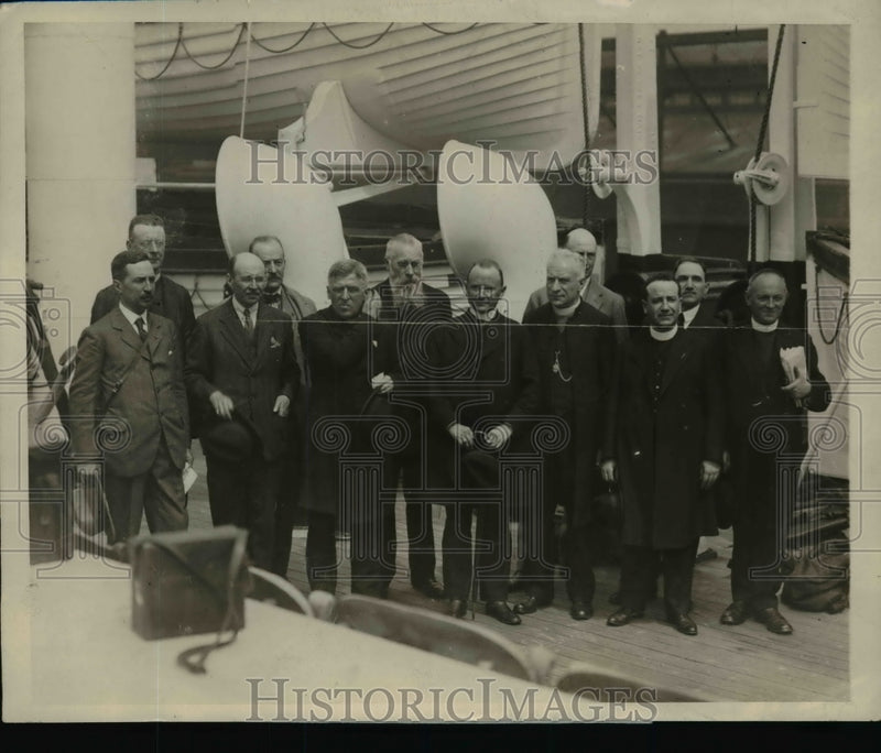 Load image into Gallery viewer, 1926 Press Photo Permanent Members Eucharistic Congress Aboard S.S. Tuscania
