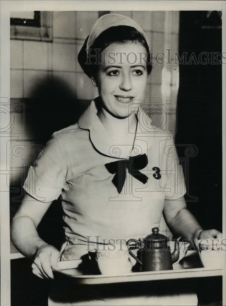 Load image into Gallery viewer, 1937 Press Photo Maudine Collins,waitress of Kansas City left the estate
