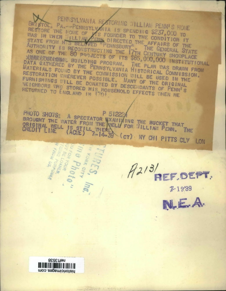 1939 Press Photo Examining the Water Well of William Penn on Pennsylvania