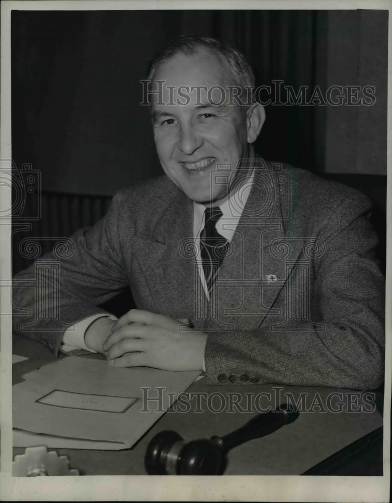 Load image into Gallery viewer, 1946 Press Photo Mayor Devin Places First In Preliminaries of Seattle Mayoralty

