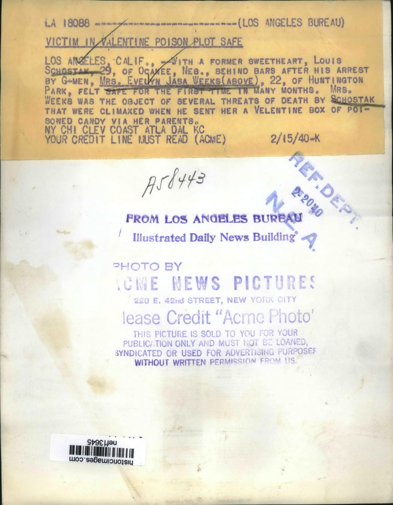 Load image into Gallery viewer, 1940 Press Photo Louis Schostak Sends Mrs Evelyn Weeks Box of Poisoned Candy
