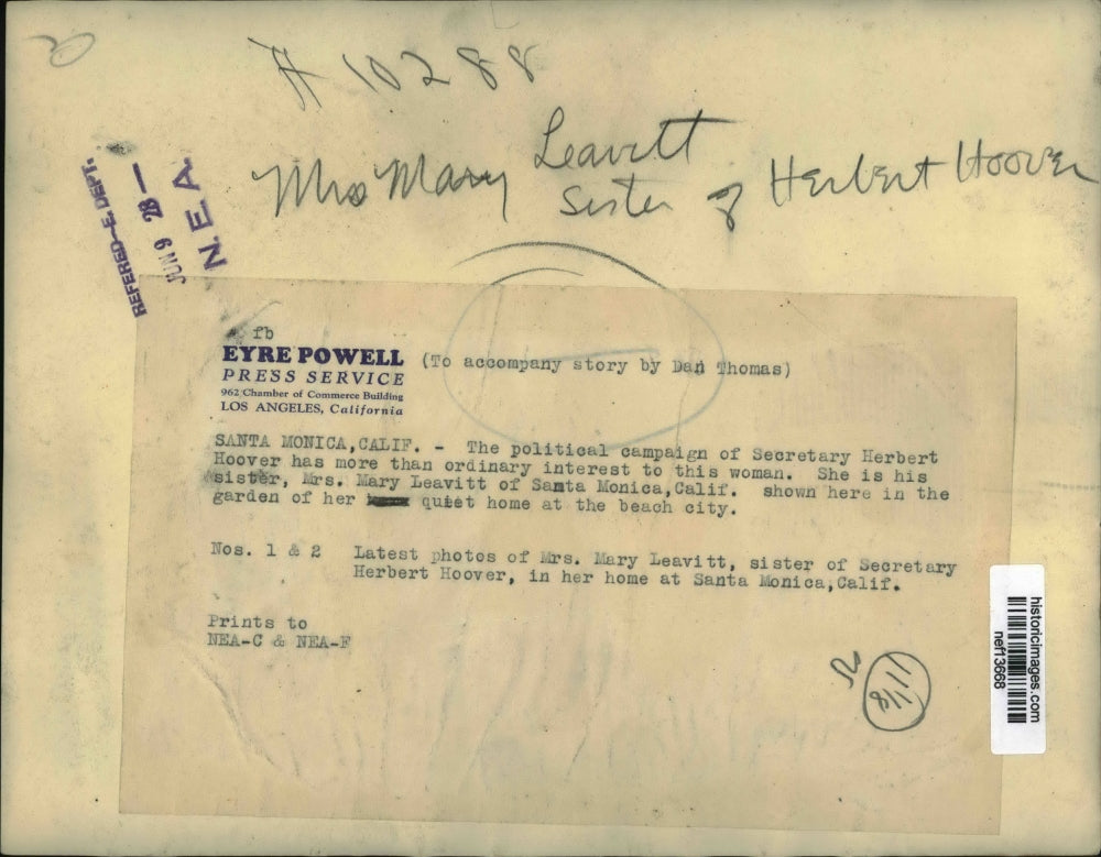 1928 Press Photo Political Herbert Hoover's Sister Mrs Leavitt Shown In Garden