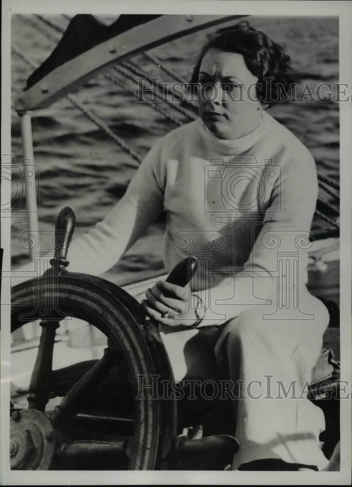Load image into Gallery viewer, 1938 Press Photo Yacht Owner Shot To Death Slayer Overboard 1 of 3 Women Rescued
