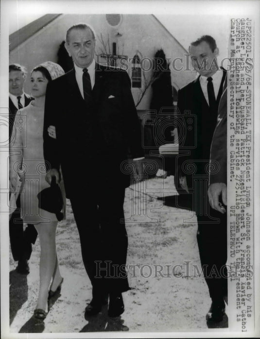 1968 Press Photo Lyndon B. Johnson & Family @ St. Francis Xavier Catholic Church