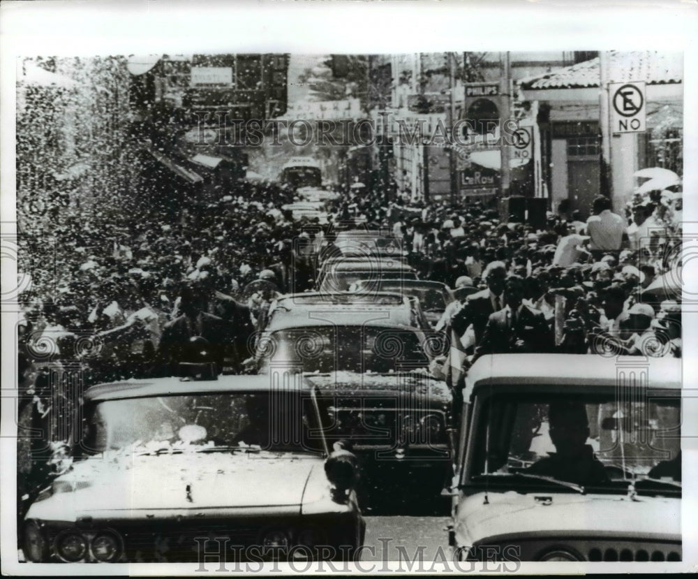 1968 Press Photo President Lyndon B. Johnson Motorcade Arrives in San Salvador