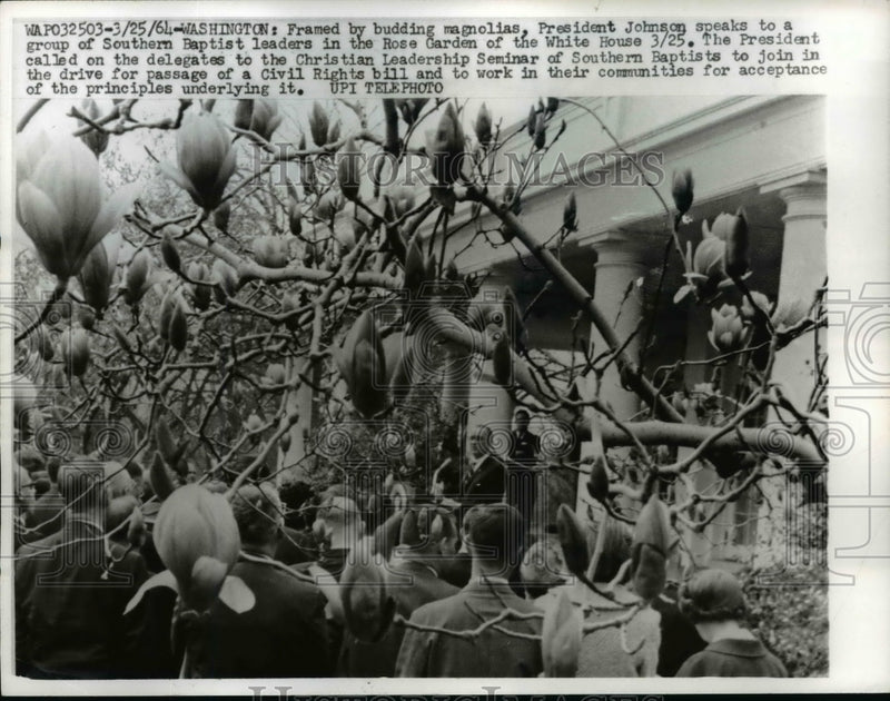 Load image into Gallery viewer, 1964 Press Photo President Lyndon Johnson Speaks to Southern Baptist Leaders
