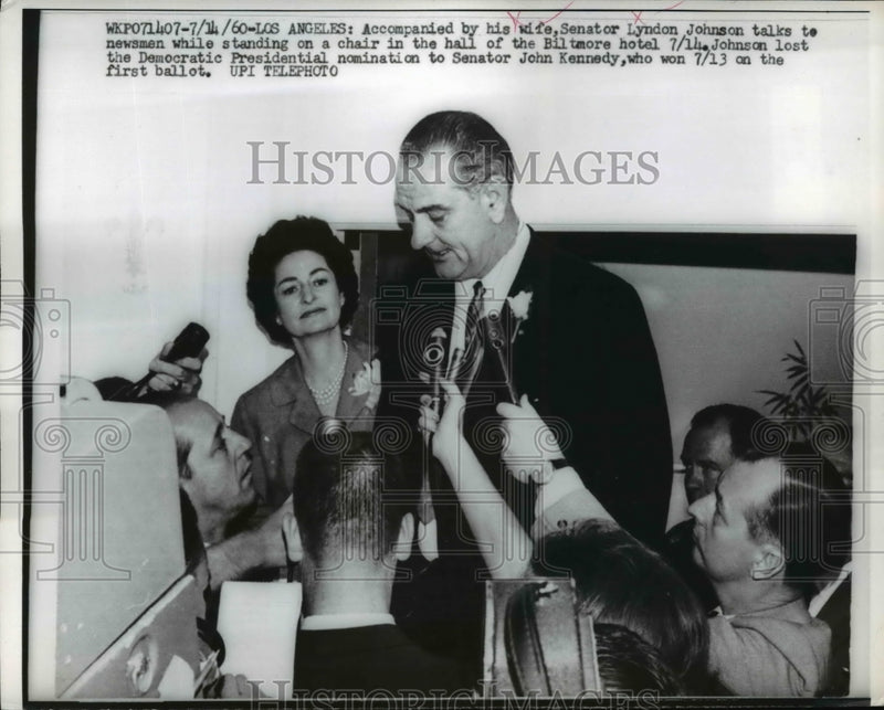 Load image into Gallery viewer, 1960 Press Photo Accompanied By His Wife Sen Lyndon Johnson Talks To Newsmen
