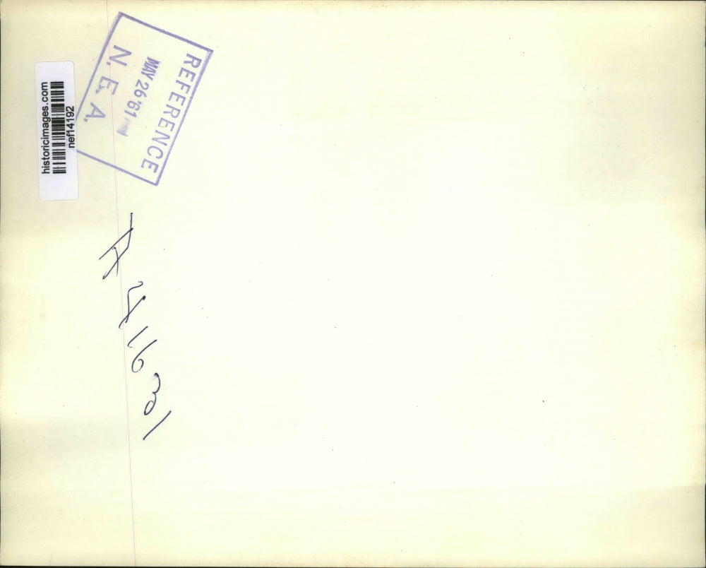 1961 Press Photo VP and Mrs L. Johnson Stop For a Glimpse of The Taj Mahal