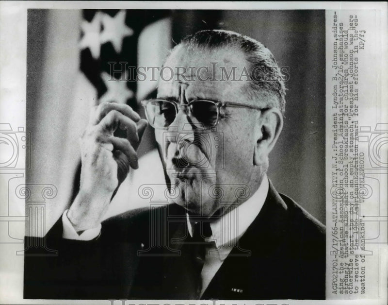 Load image into Gallery viewer, 1966 Press Photo President Lyndon B. Johnson Delivering AASA Address - nef14243
