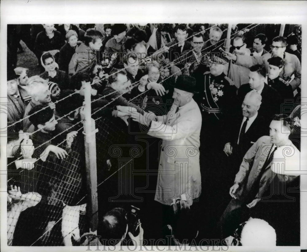1966 Press Photo Lyndon B. Johnson Shakes Hands with New Zealanders - nef14358