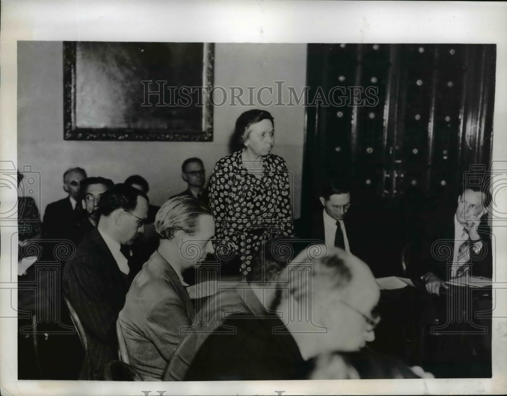 1946 Press Photo R.F. Woodsmall addresses Conference of Church Leaders