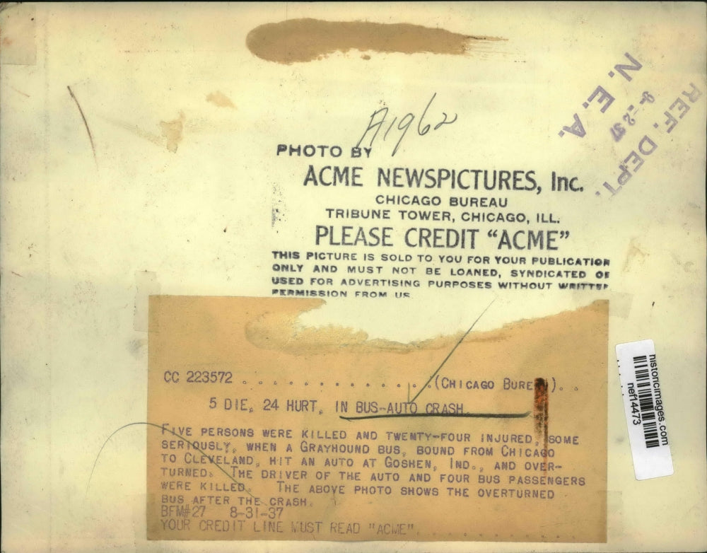 1937 Press Photo Wreckage of Greyhound Bus hit an Auto at Goshen Ind - nef14473