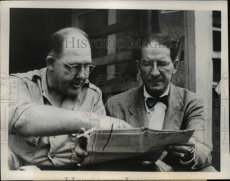 Load image into Gallery viewer, 1950 Press Photo J. Muccio Briefed on Latest Front Line Developments in Korea
