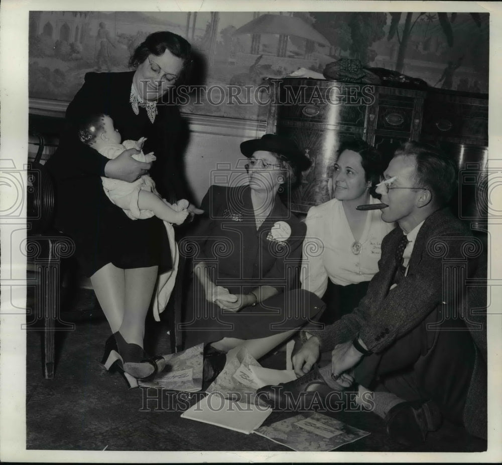 1941 Press Photo Members of The National Institute of Diaper Services Convention