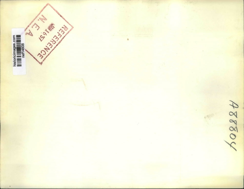 1957 Press Photo Melvin O,Gehbach of Soil Bank chats with Rep. Harold Cooley