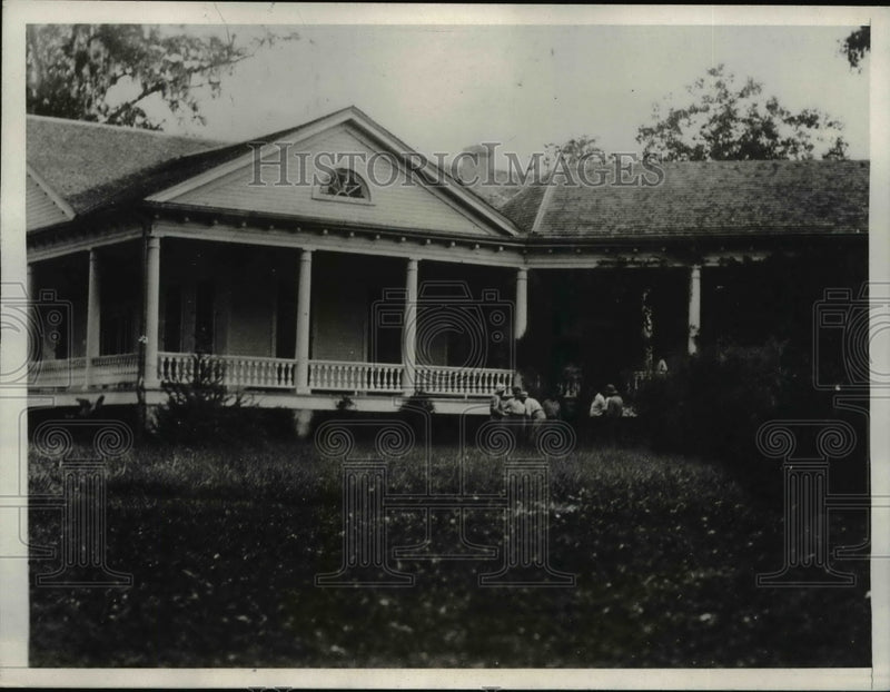 Load image into Gallery viewer, 1932 Press Photo J. Merrill Daughter of Former Ambassador Slain Near Homestead
