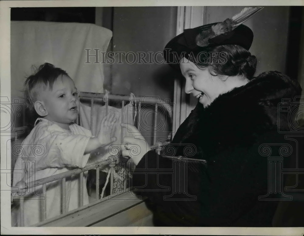 1939 Press Photo Baby Boy Recovering From Pneumococic Meningitis - nef14689