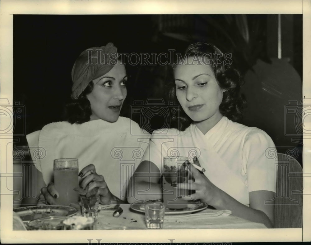 1938 Press Photo G. Delsalle & R. Lopata Afternooners at Jardin Royal Tea Hour