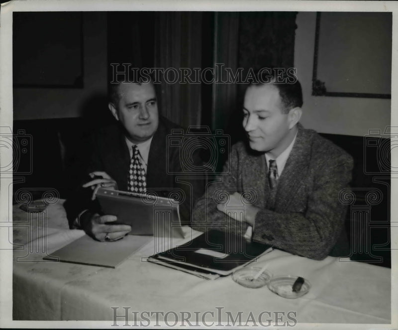 Load image into Gallery viewer, 1945 Press Photo N.Matthews and J.Rubin at Preliminary Meeting To Name Committee
