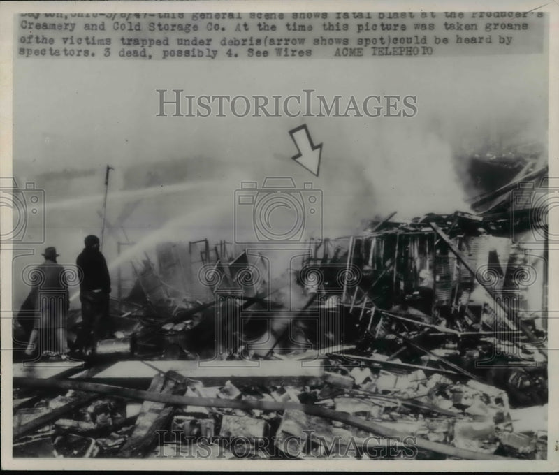Load image into Gallery viewer, 1948 Press Photo Scene Shows Fatal Blast At Producers Creamery &amp; Cold Storage Co
