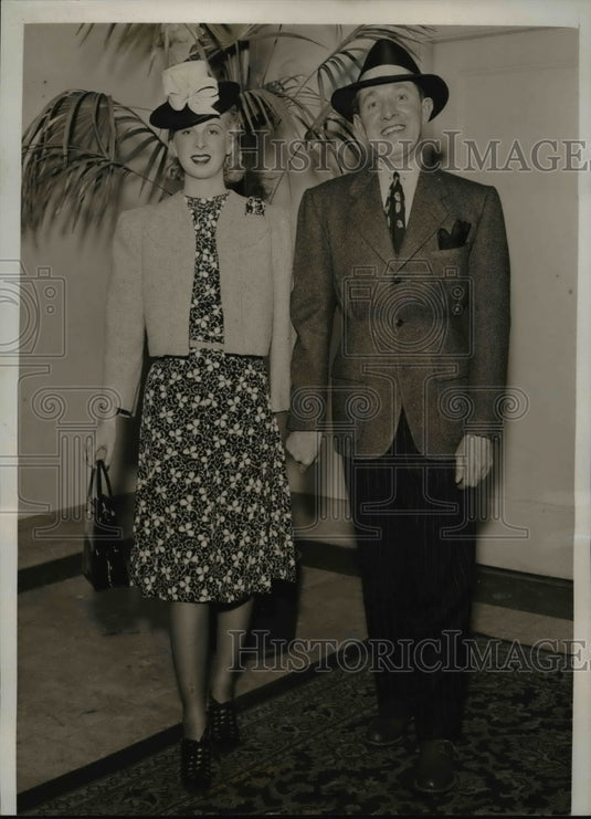 1939 Press Photo Ms Megary Wearing Black & Bold Coat and Other Gold Accessories
