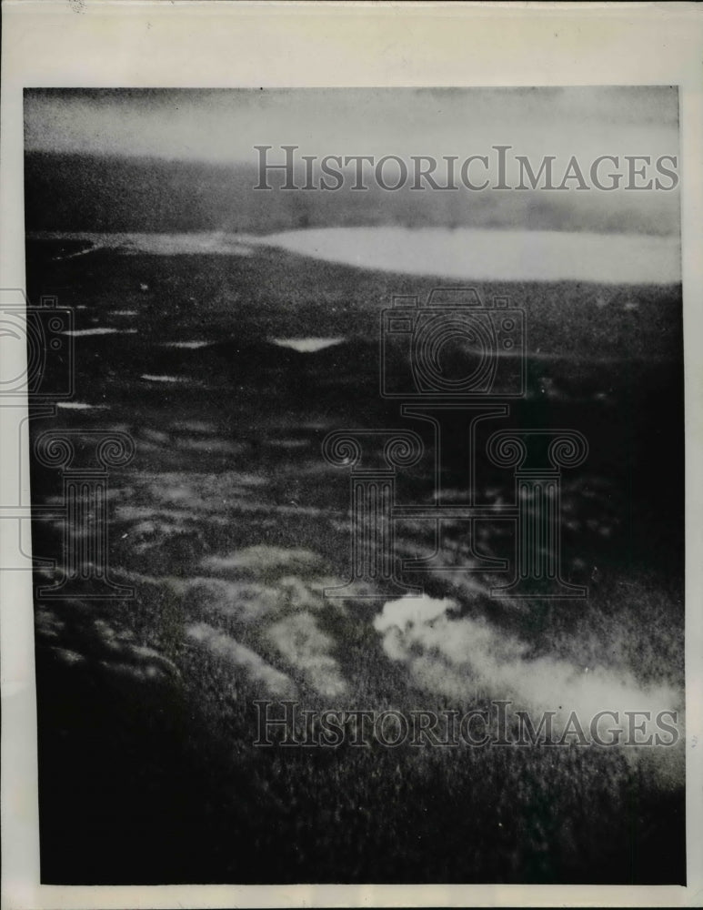 Load image into Gallery viewer, 1946 Press Photo Airview of Burning Transatlantic Airliner - nef15037
