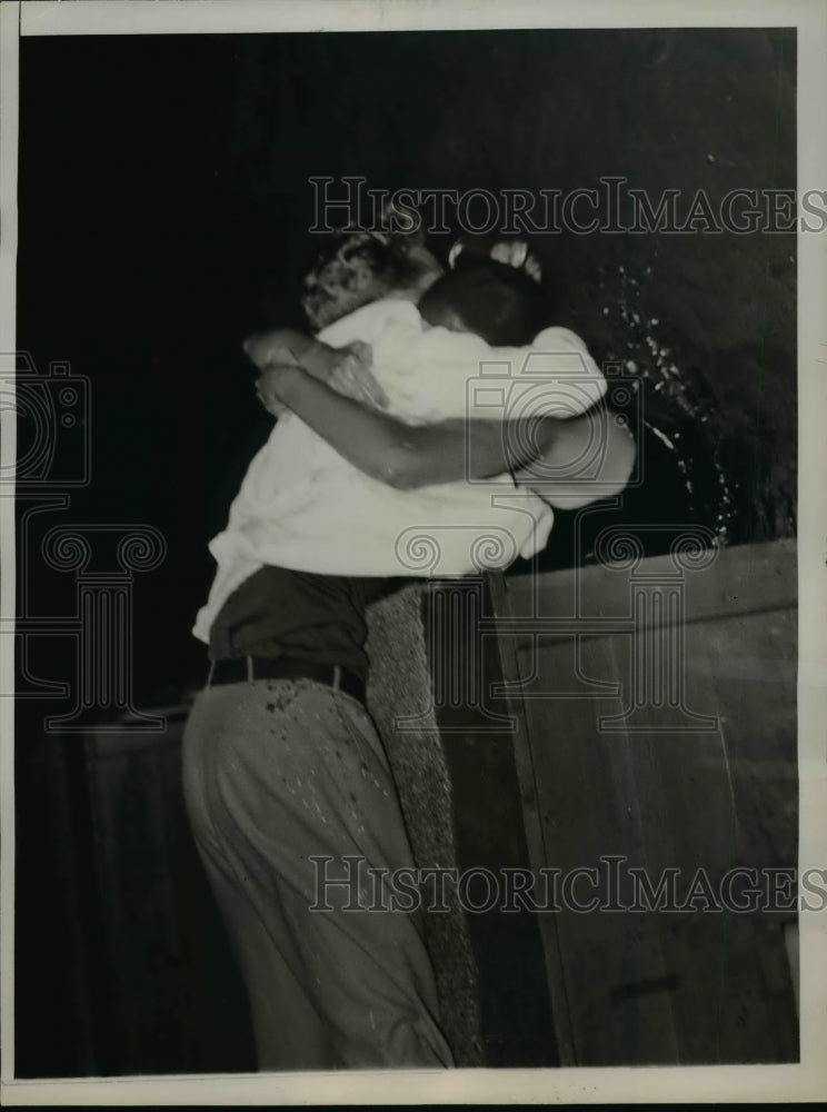 1936 Press Photo Swimmer Lemore Kight Wingard hugs Wife at Olympic Trials- Historic Images