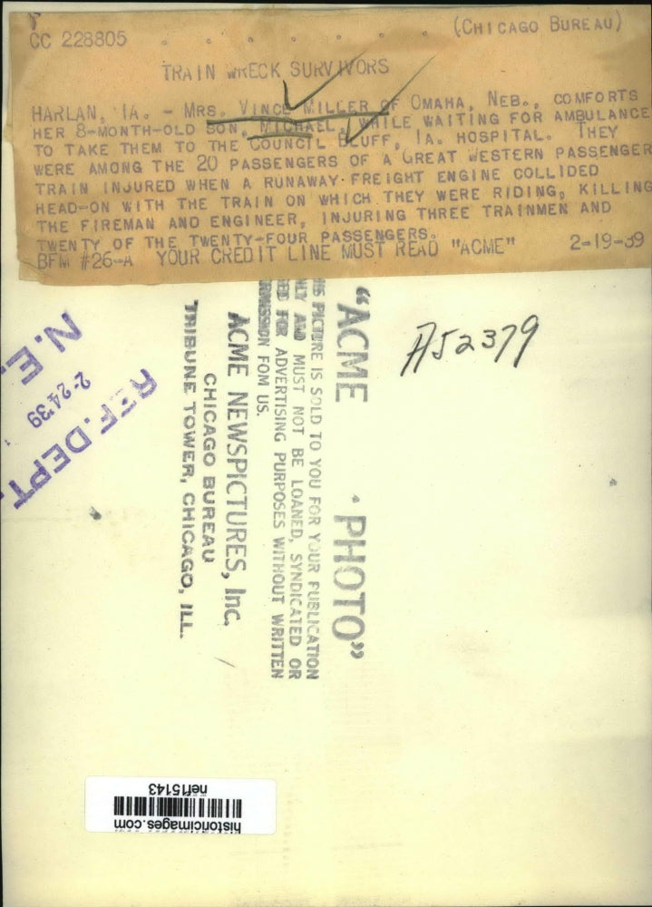 1939 Press Photo Great Western Train Wreck Survivors Mother & Child, Harlan Iowa