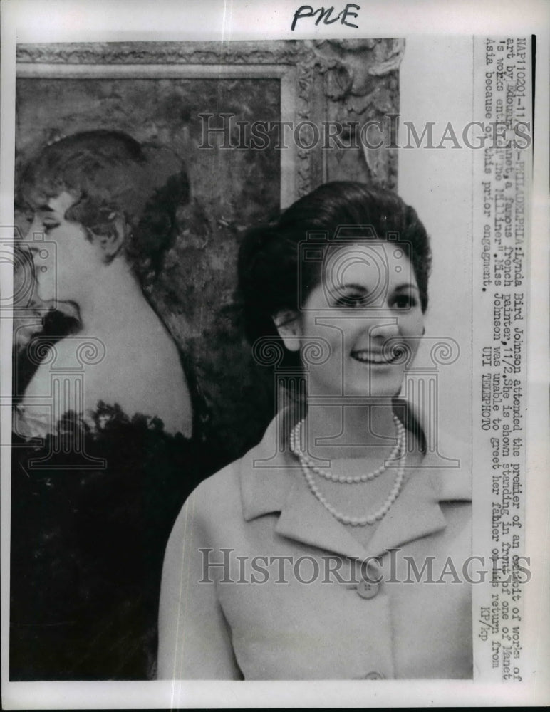Load image into Gallery viewer, 1966 Press Photo Lynda Bird Johnson at Eduard Manet Exhibit, Philadelphia
