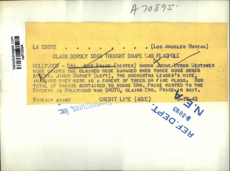 Load image into Gallery viewer, 1943 Press Photo Claim Dorsey Dogs Thought Drape Was Flagpole - nef15594
