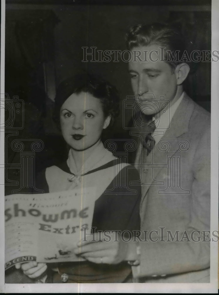 1935 Press Photo University of Missouri's Campus Magazine Banned As Salacious