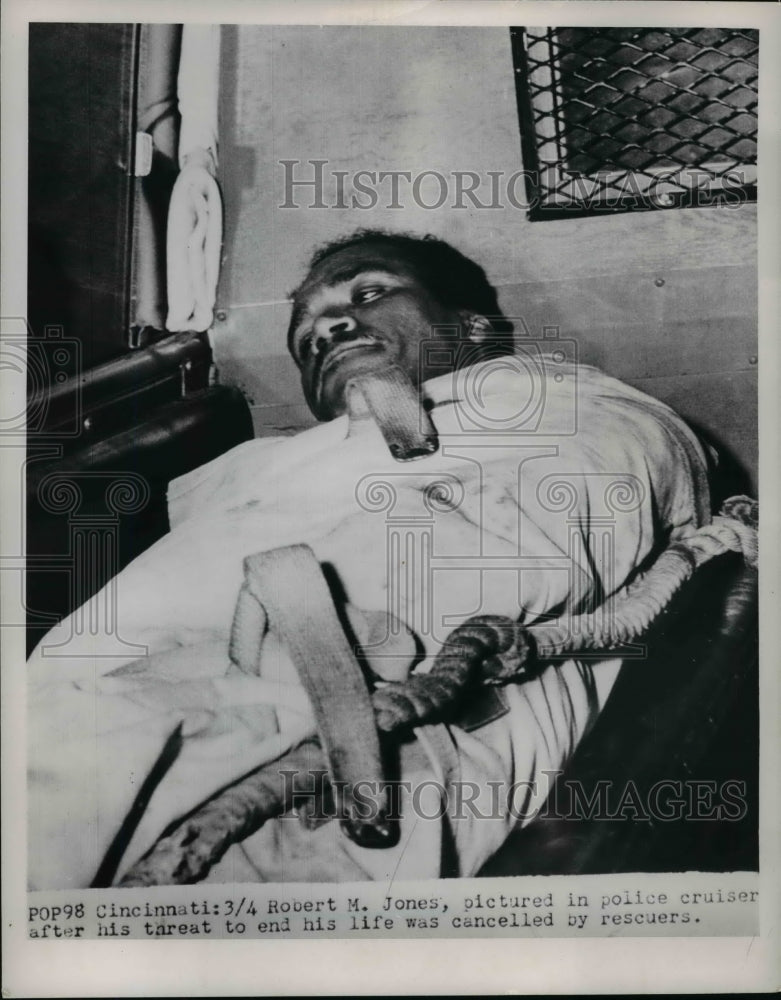 1952 Press Photo Robert Jones In Police Cruiser After His Threat to End His Life- Historic Images