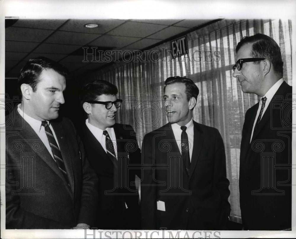 1968 Press Photo Four Teachers Who Spent Jail Time Get Together For Conference