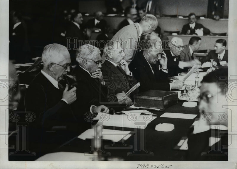 Load image into Gallery viewer, 1933 Press Photo Delegates from four countries at Disarmament Conference
