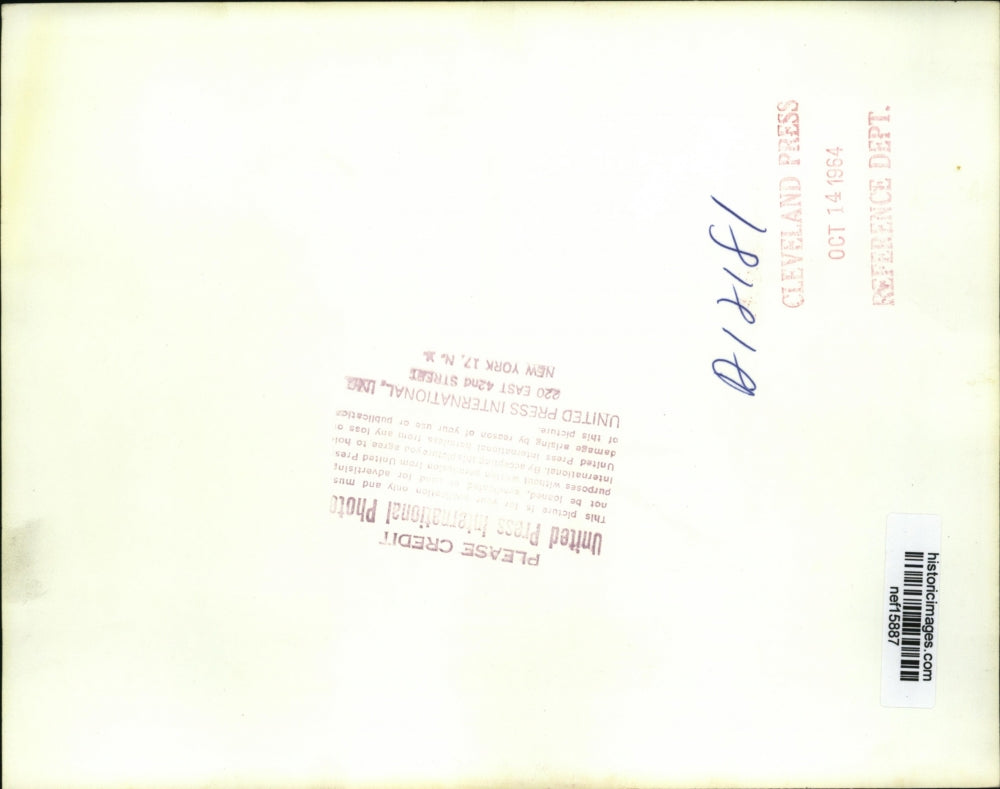 1964 Press Photo Lyndon B. Johnson Shaking Hands Through Fence, Las Vegas