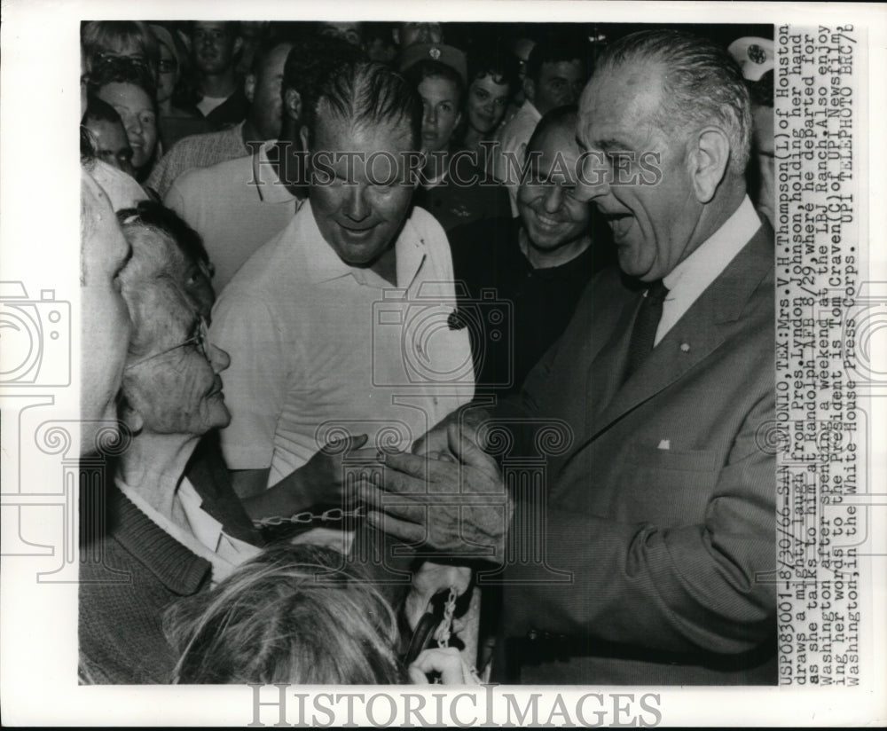 1966 Press Photo Lyndon B. Johnson with Mrs. V.H. Thompson in San Antonio