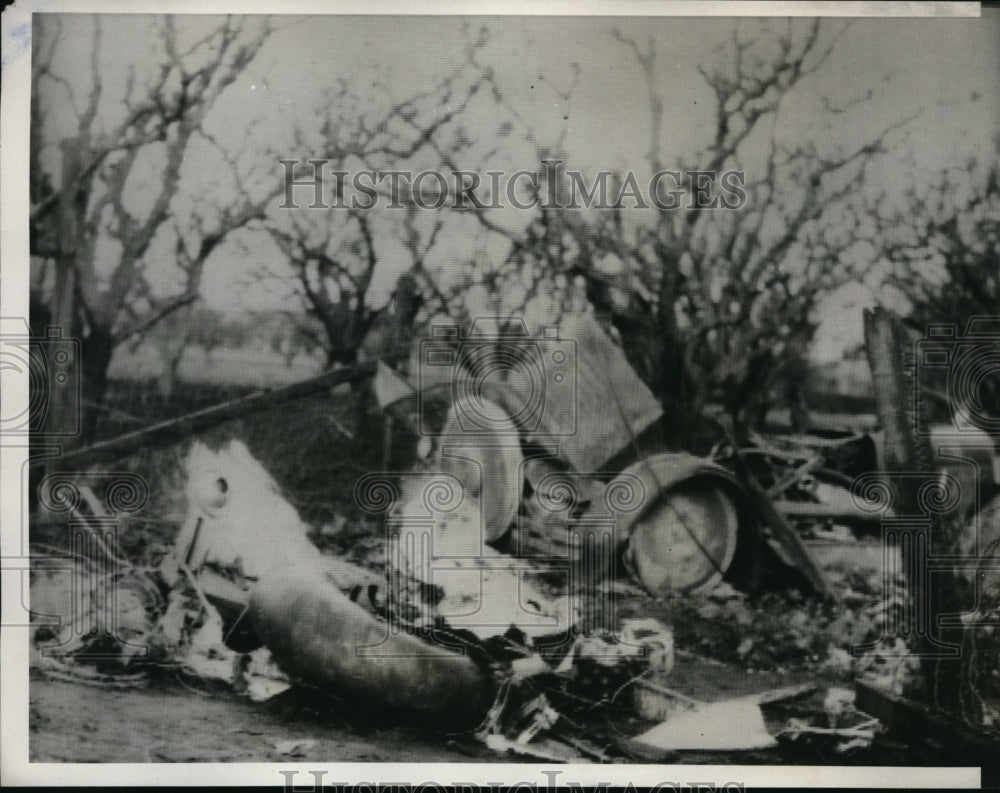 1933 Press Photo Passenger Plane Crashes Into Home at Hayward 12 People Killed