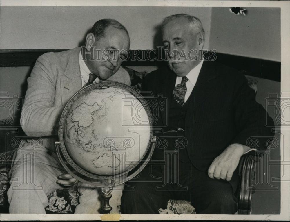 1933 Press Photo A. Iglesias and R. Gore Discuss Puerto Rica Problems