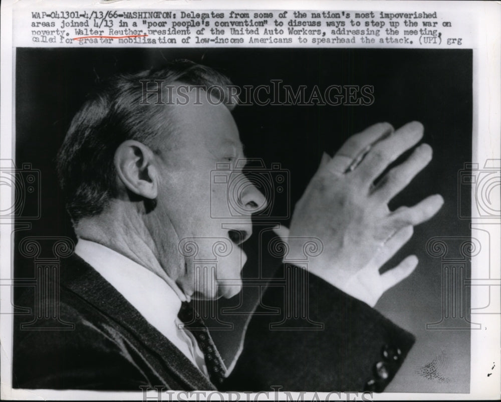 1966 Press Photo Walter Reuther,United Auto Workers Pres. addressing to meeting