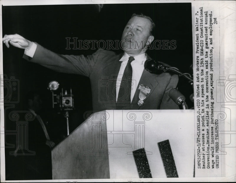 Load image into Gallery viewer, 1955 Press Photo Walter Reuther Stresses a Point In His Speech to 15th UAW-CIO
