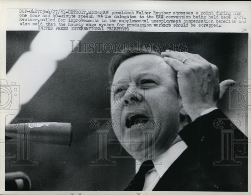 Load image into Gallery viewer, 1961 Press Photo Walter Reuther,UAW Pres.during his one hour and 40 min speech
