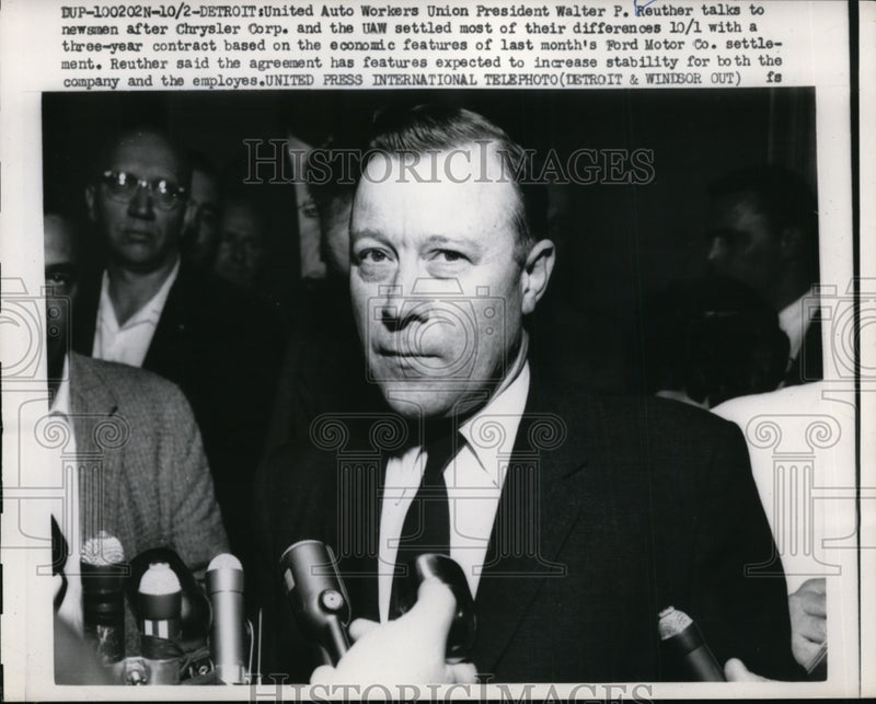 Load image into Gallery viewer, 1958 Press Photo Walter Reuther of UAW in Press Conference, Detroit - nef16263
