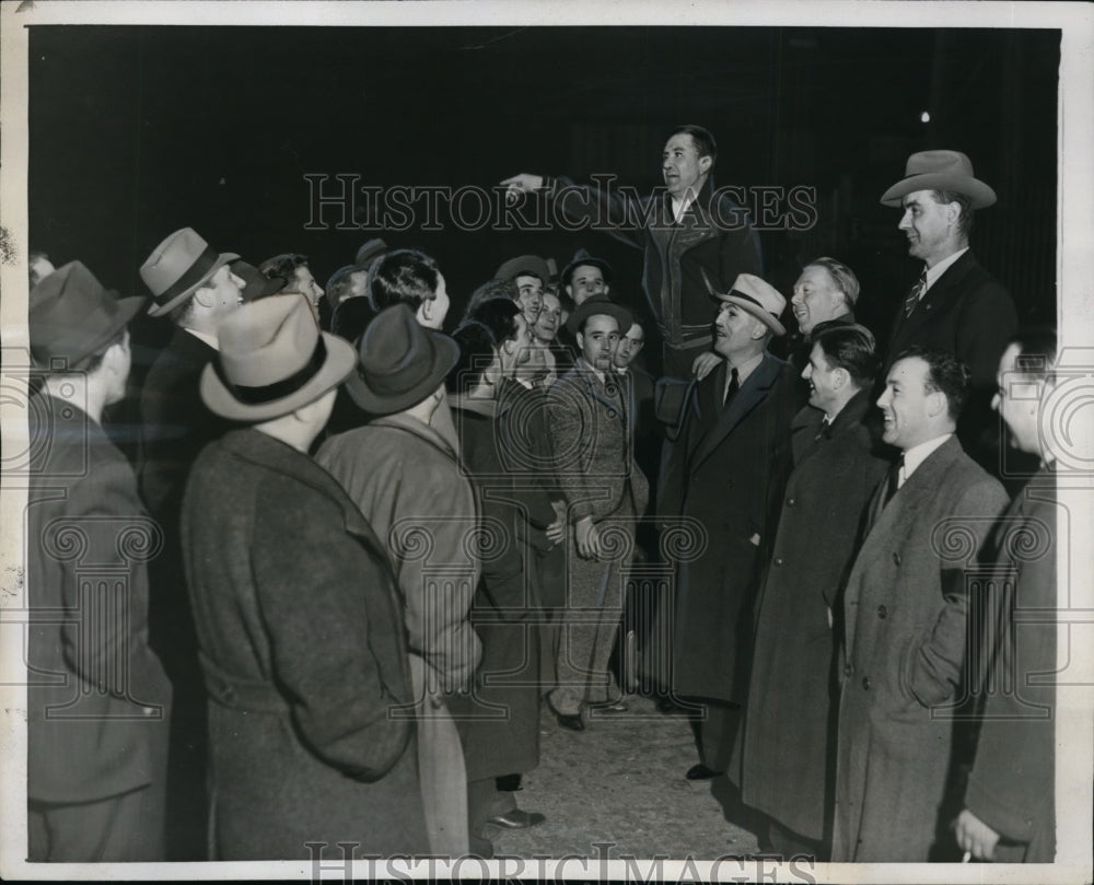 1941 Press Photo UE Strikers at Phelps-Dodge Copper Corp., Elizabeth, New Jersey