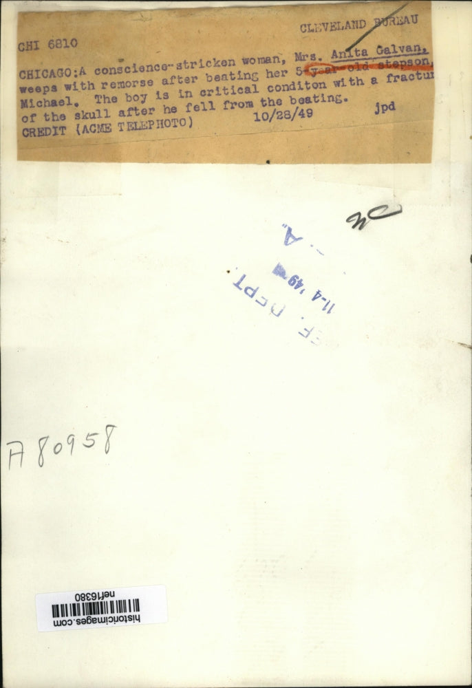 1949 Press Photo Anita Galvan Crying After Beating Stepson Michael, Chicago